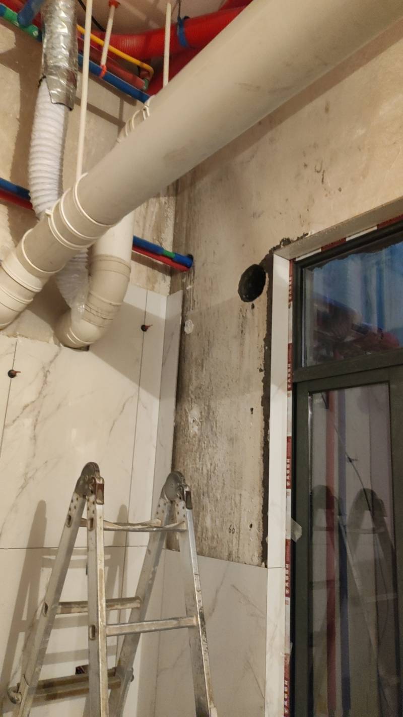 在墙上开孔遇到干挂瓷砖,怎么办