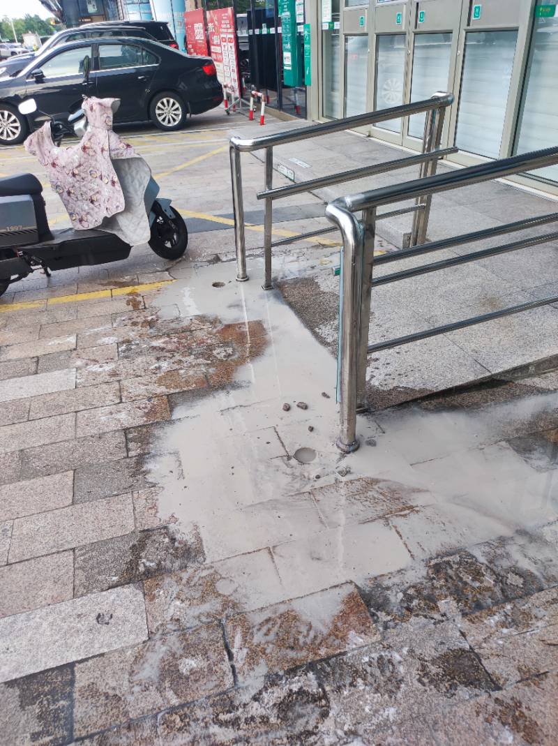 人民东路农业银行 @ 外地面