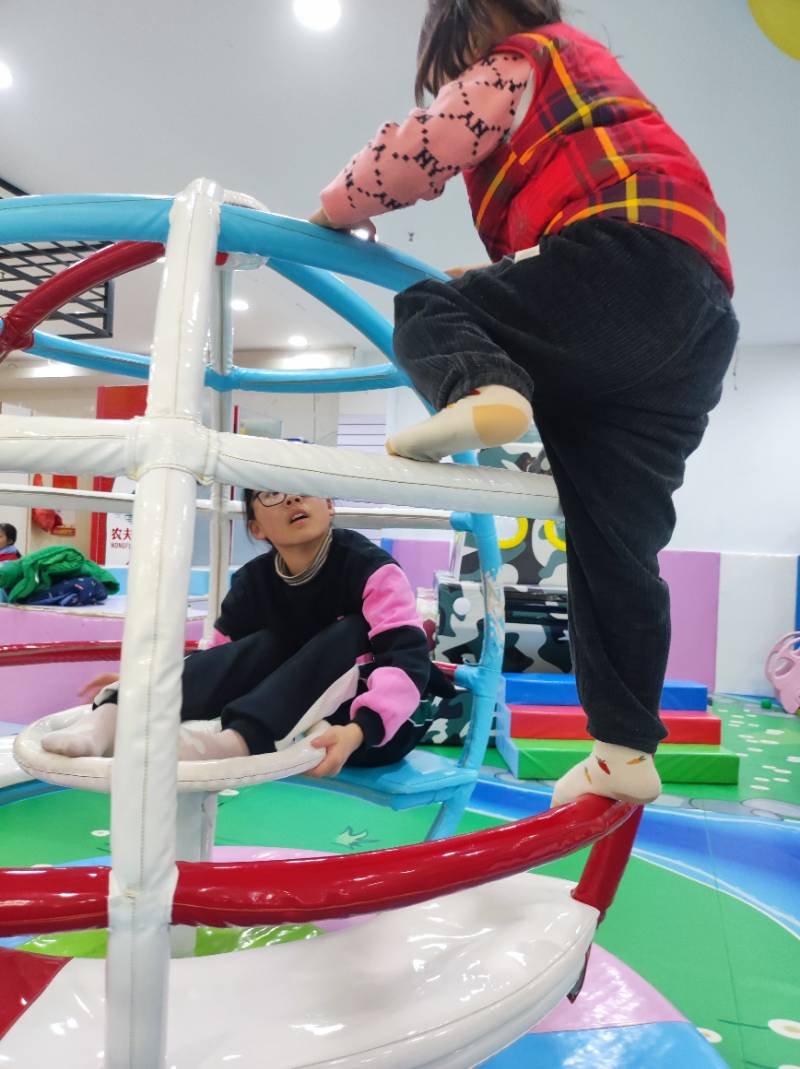 双份小棉袄的游乐场欢歌