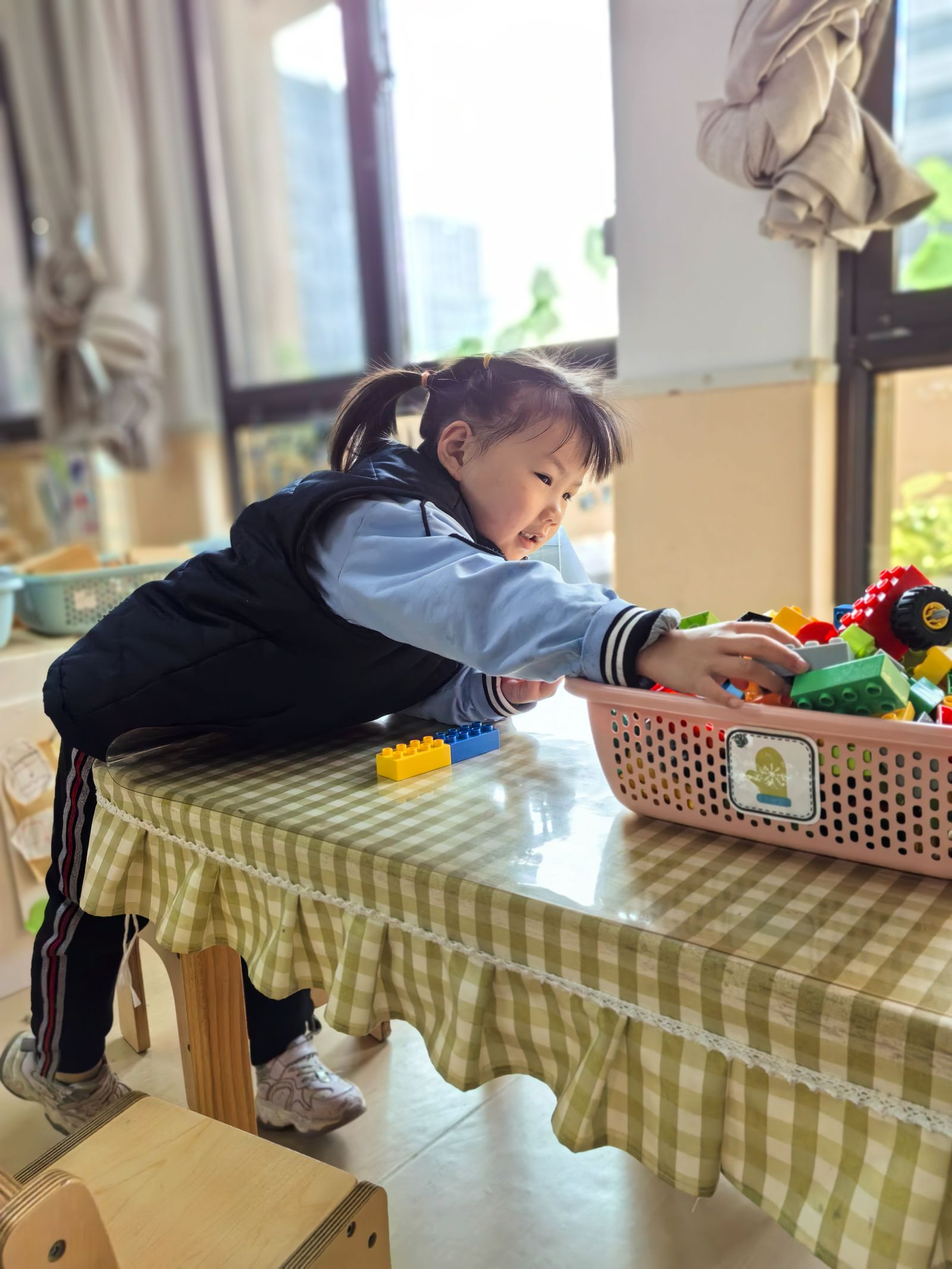 小女儿幼儿园女神节活动，镌刻温暖陪伴时光