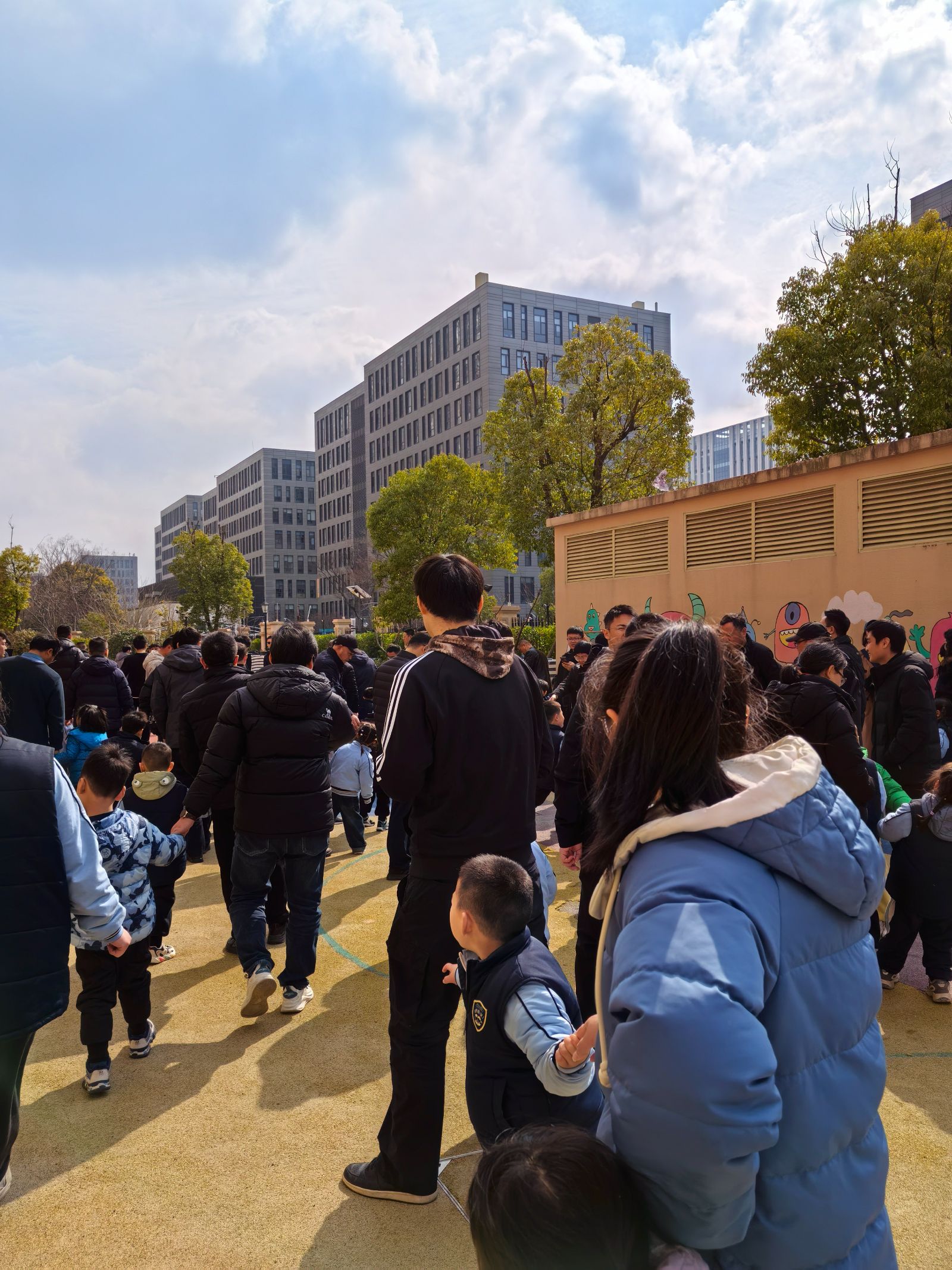 小女儿幼儿园女神节活动，镌刻温暖陪伴时光