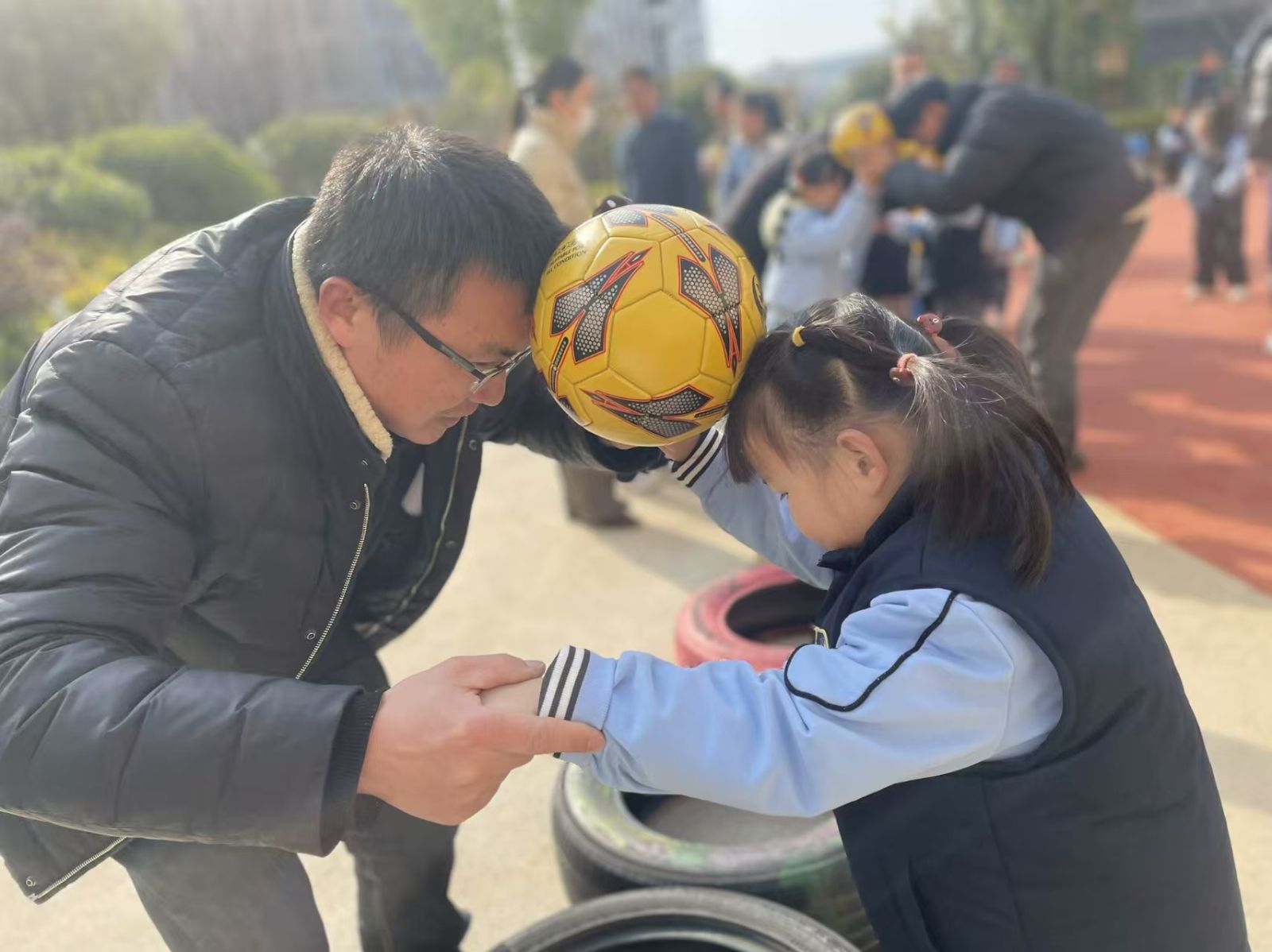 小女儿幼儿园女神节活动，镌刻温暖陪伴时光