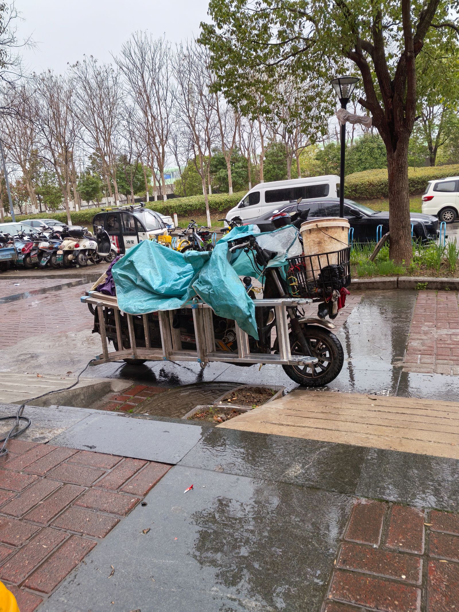 南通打工日：没电又遇雨