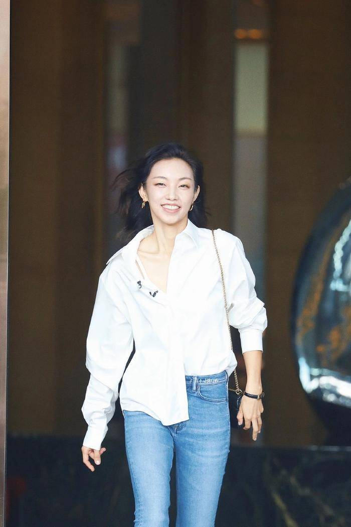 说点那尔那茜学历这事儿