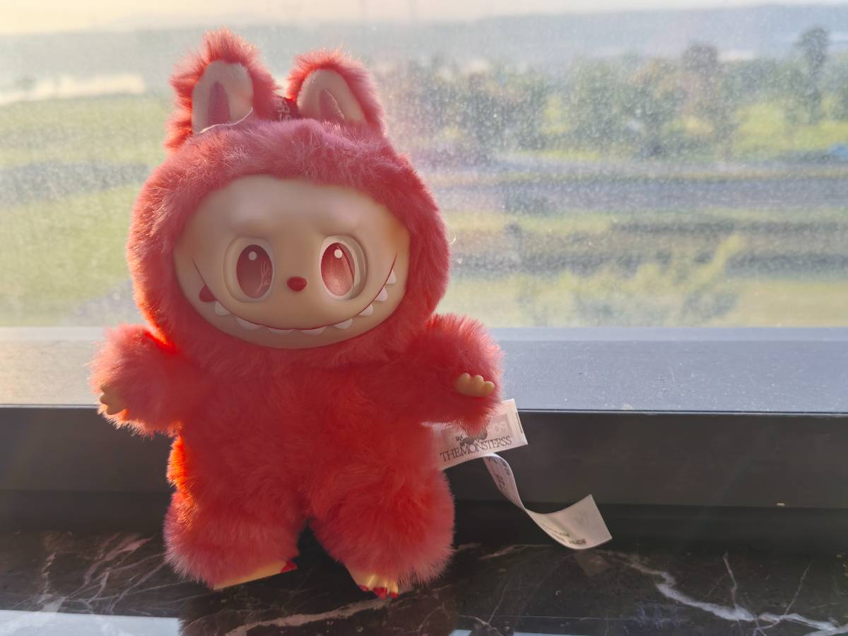 拉布布火的核心就是抓住了大家的“猎奇心”和“跟风心理”