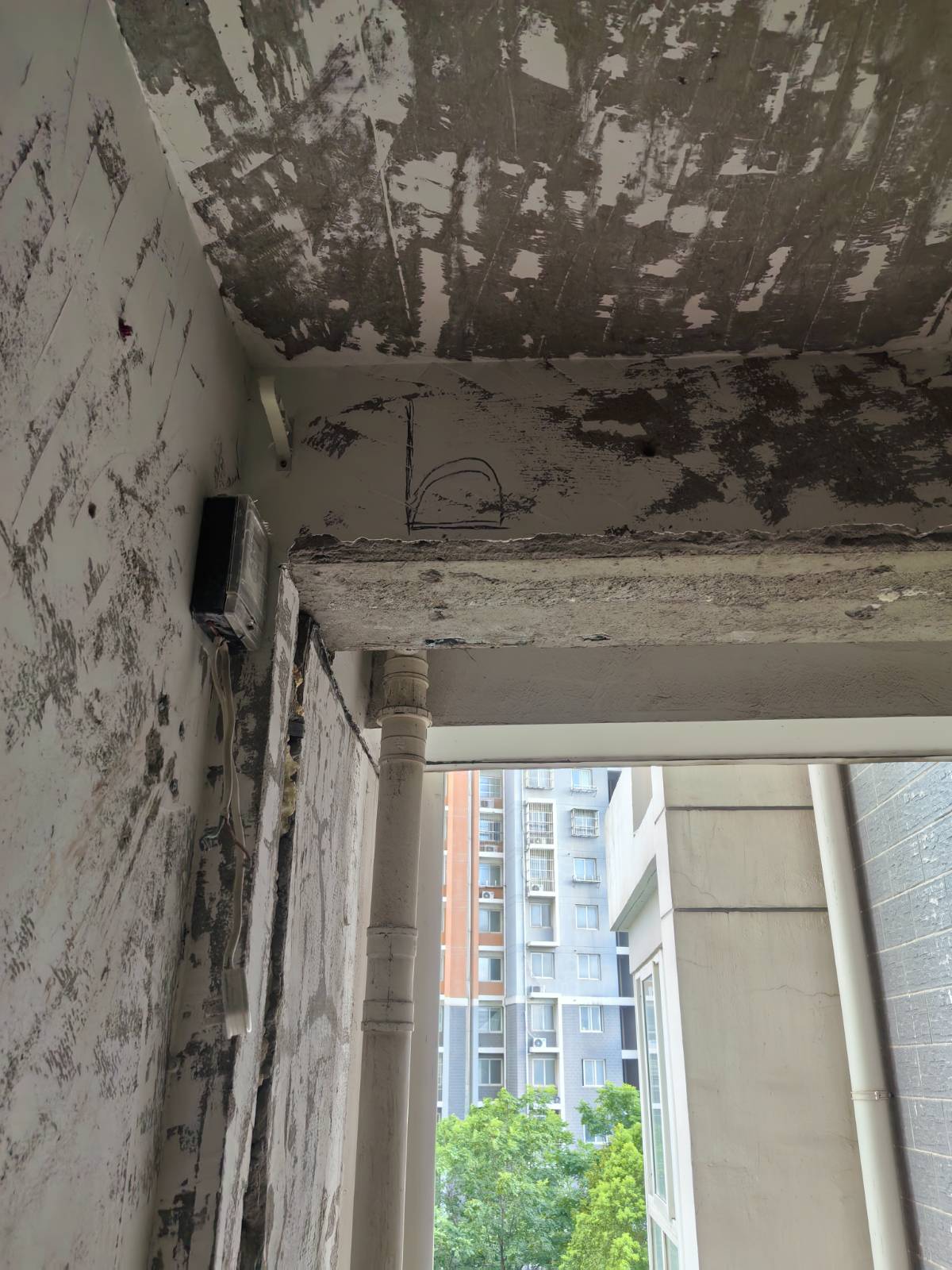 风管机开孔遇难题,梁体主筋安全不容忽视