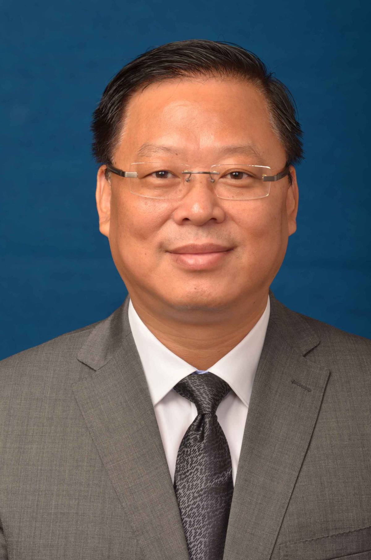 南通大学附属中学后勤处原主任施红卫接受监察调查