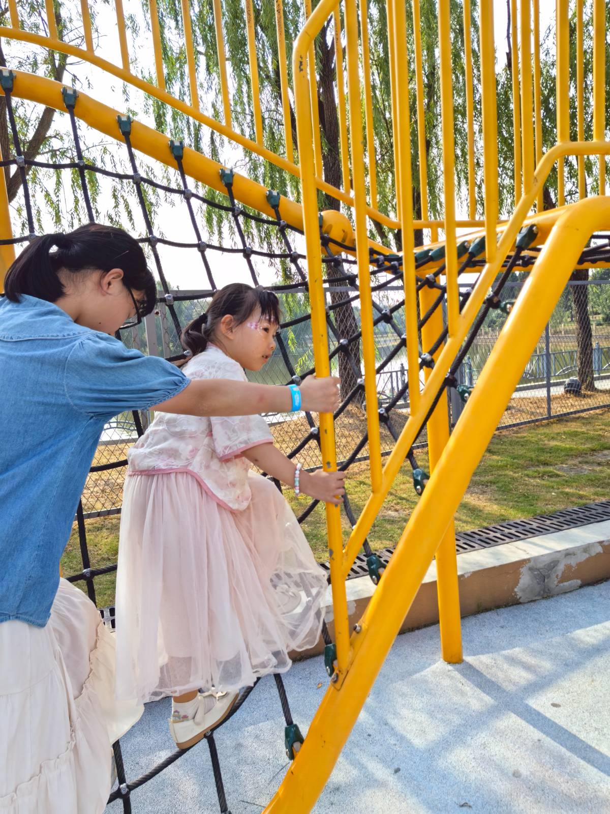 奇妙农场西游季:姐妹花的游戏与游乐狂欢全记录