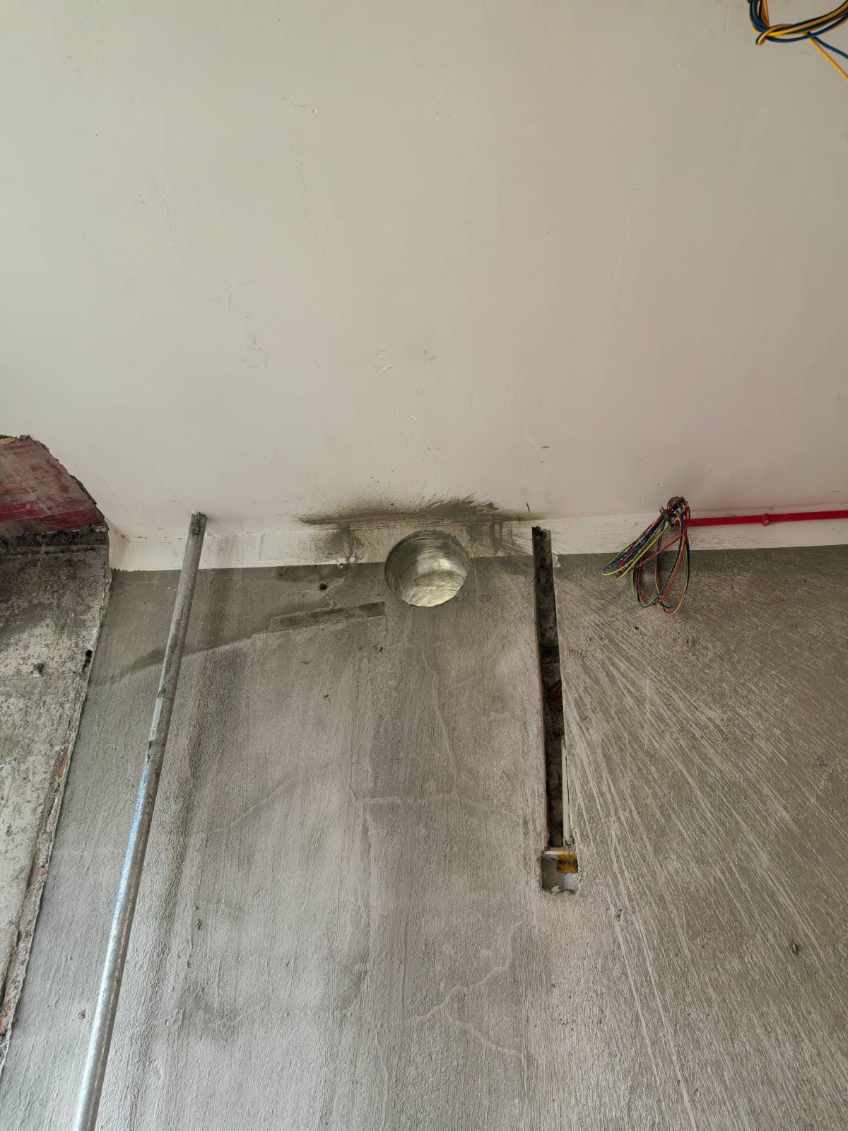 油烟机排烟孔的“高空闯关”