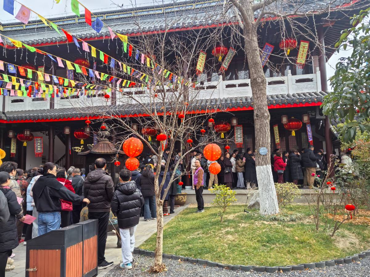 晴暖赴古刹，阖家祈岁安&mdash;&mdash;丙午马年南通城隍庙记