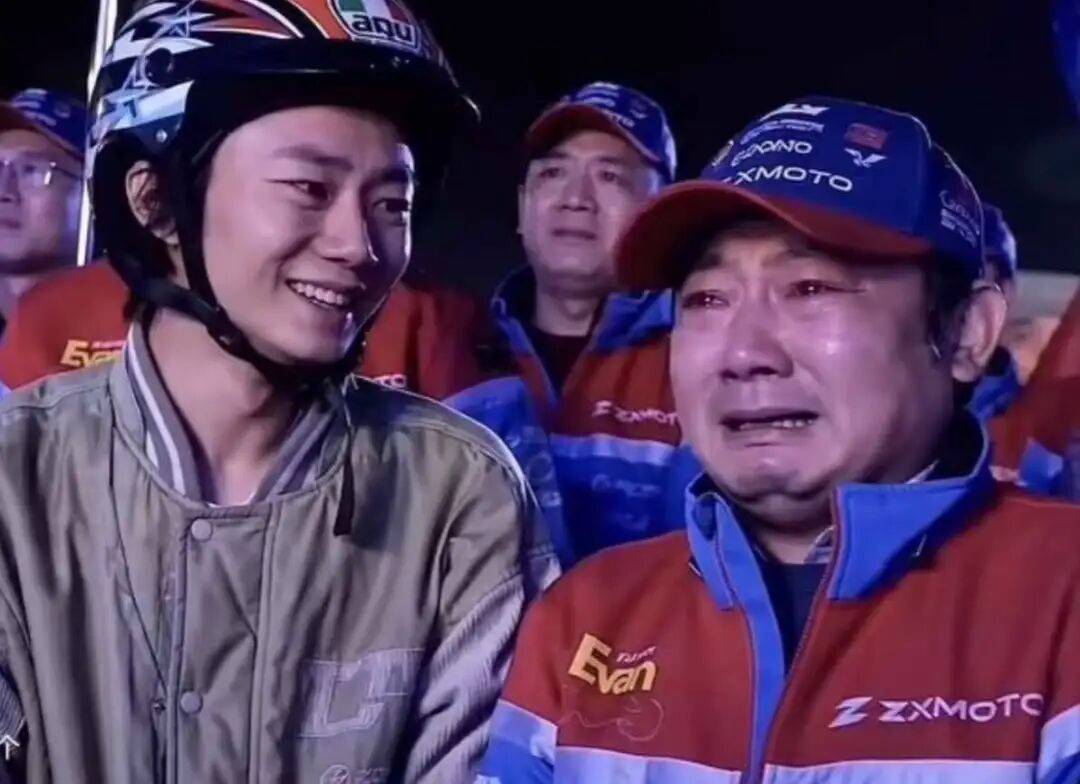 那个当年追着采访车吹大话的少年，真的让中国机车站上了世界之巅